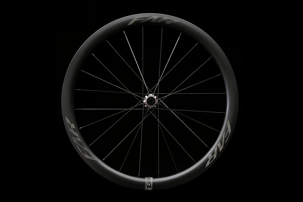Roues Farsports C4 45 mm photographiées sur fond noir