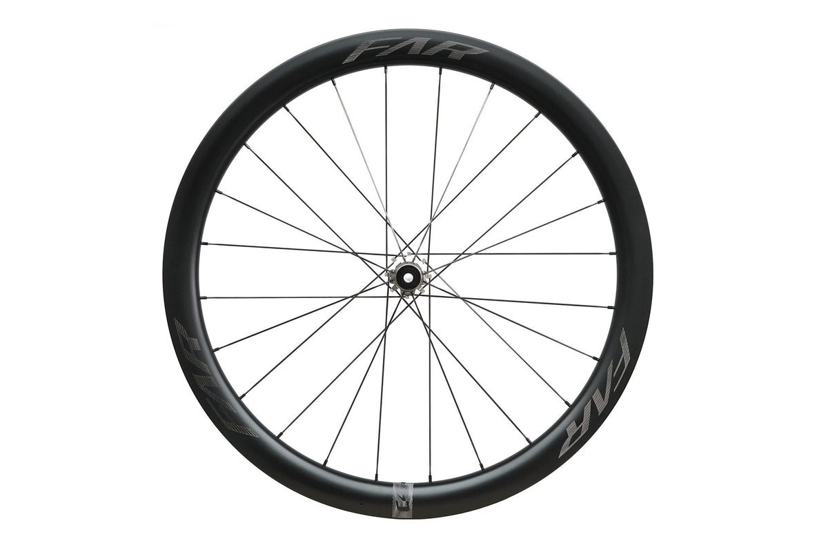 Roue Farsports C4 de trois quarts, montrant le profil de jante 45 mm