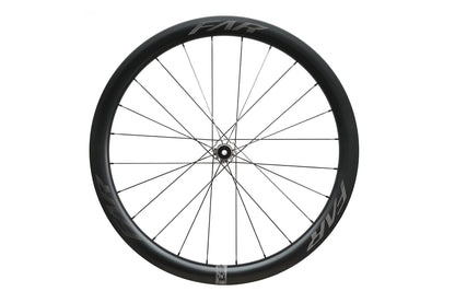 Roue Farsports C4 de trois quarts, montrant le profil de jante 45 mm