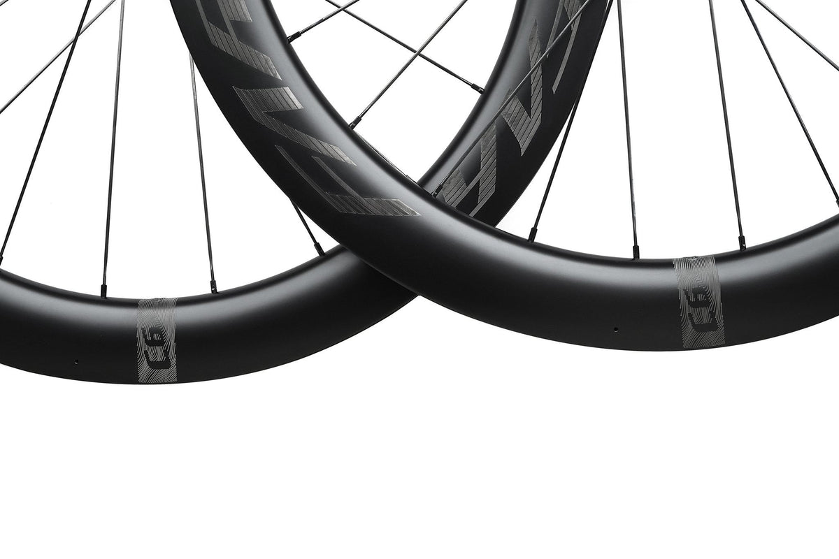Farsports C6 detail, CH01 hub and Alpina Ultralite steel spokes