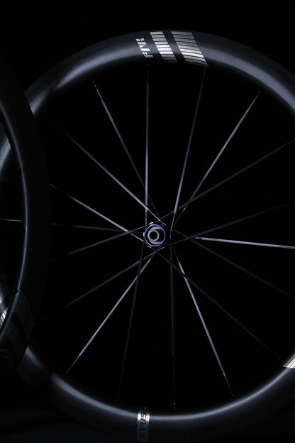 Roue avant Farsports EVO S5 Purple Hub, rayons carbone et moyeu violet