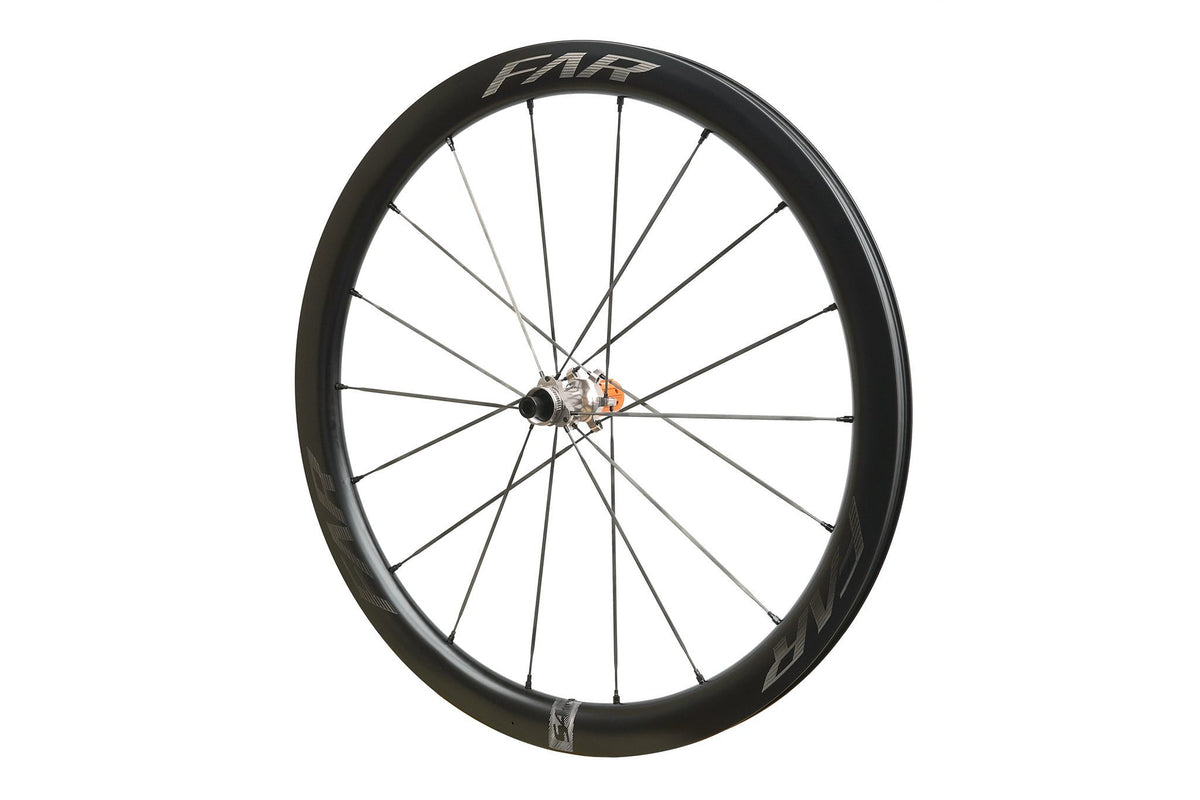 Farsports S4 wheel straight on, 45 mm rim laced with bladed carbon spokes