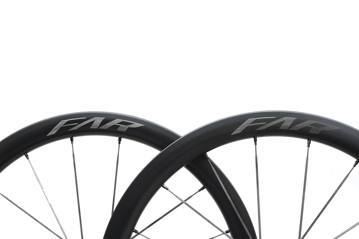 Farsports S4 detail, SH01 hub and bladed carbon spokes