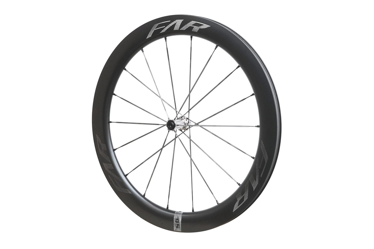 Roue Farsports S6 de face, jante 58 mm rayonnée en rayons carbone profilés